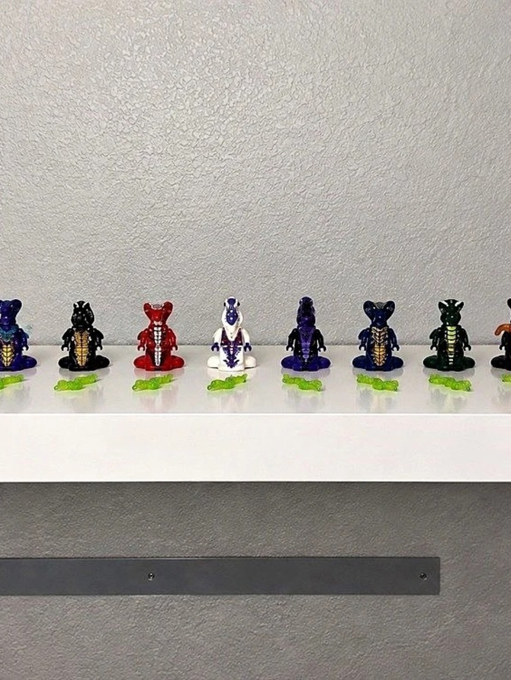 Exclusive Rare OG Lego Ninjago snake minifigures